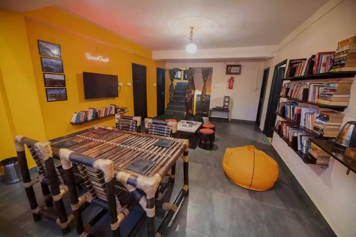 lounge and library